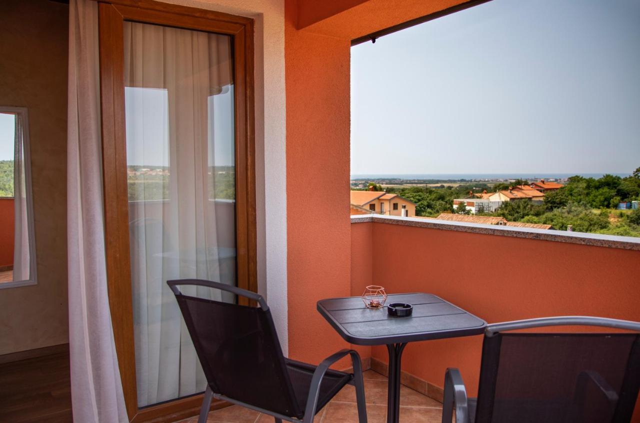 Hotel Natura Vilanija Bagian luar foto