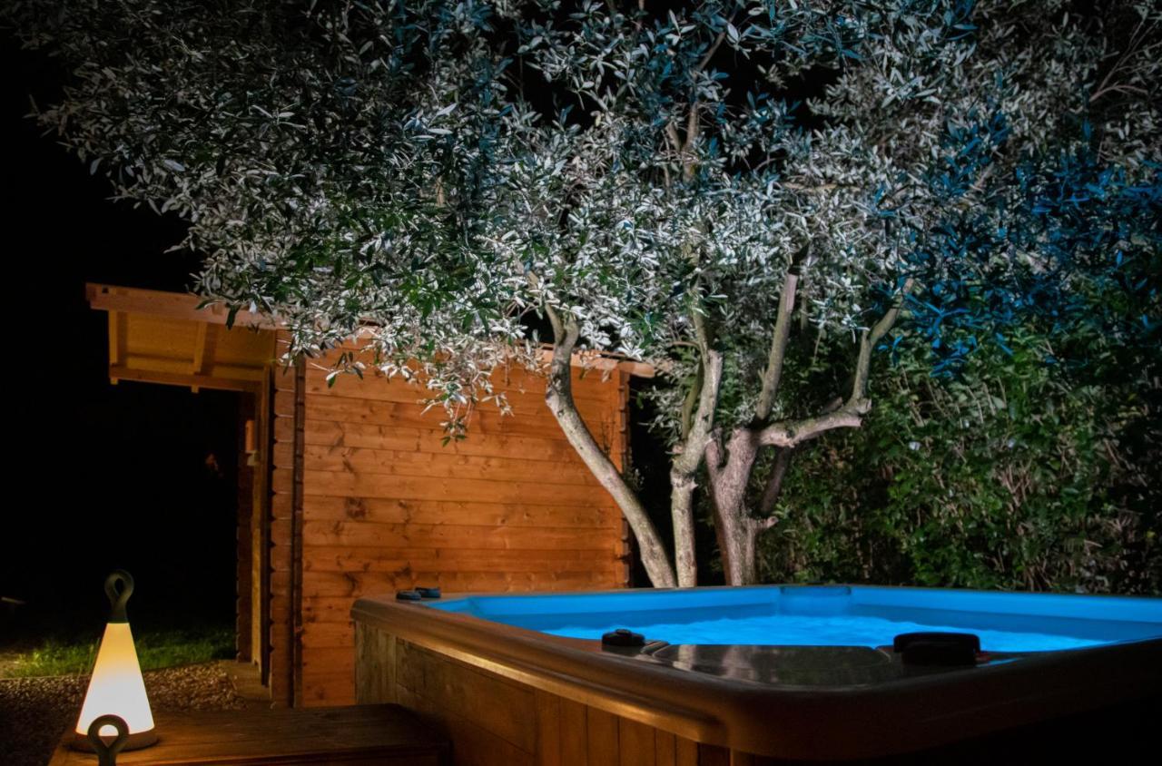 Hotel Natura Vilanija Bagian luar foto