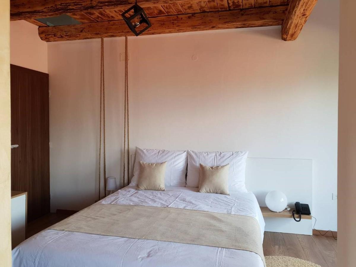 Hotel Natura Vilanija Ruang foto