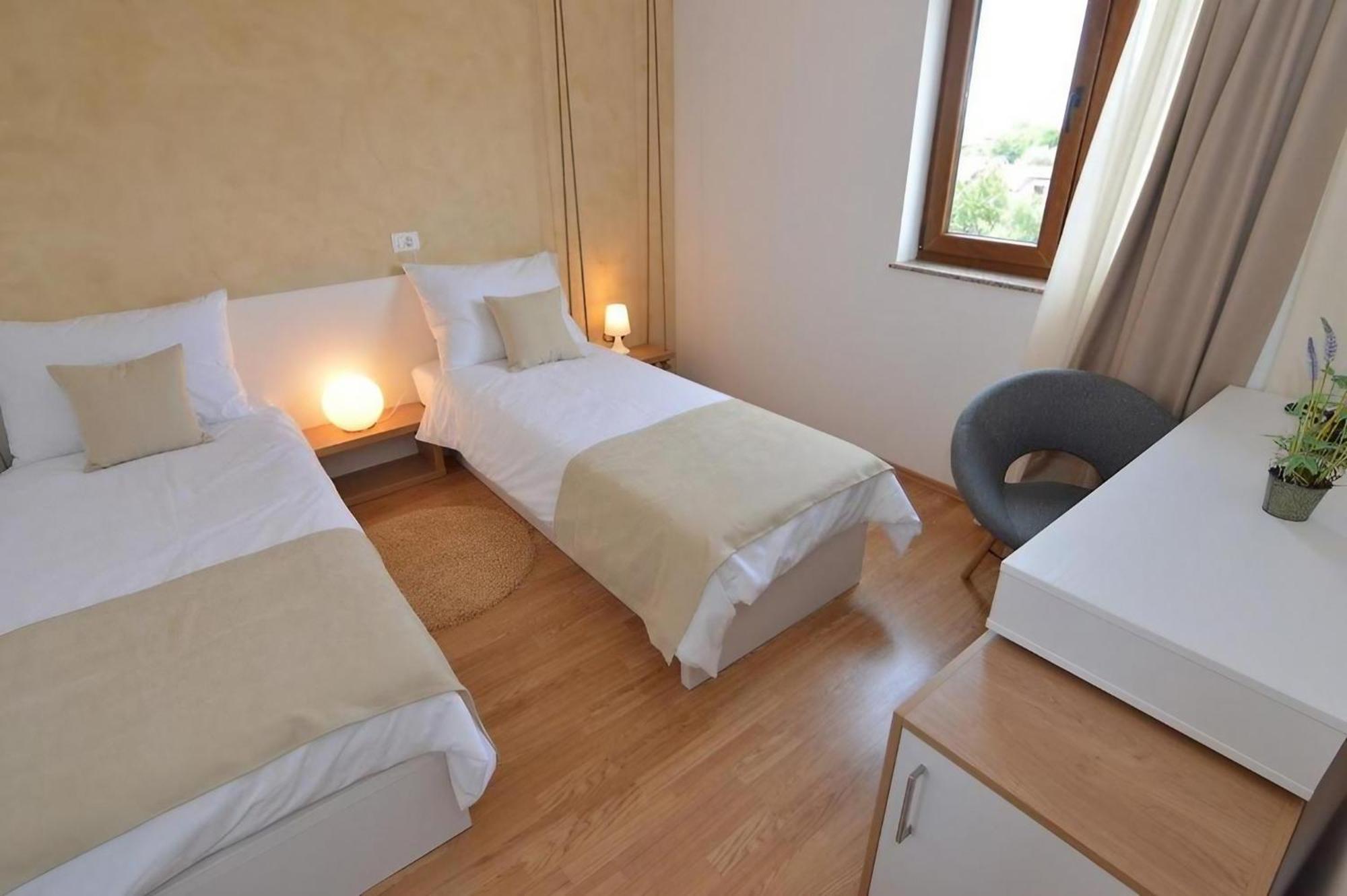 Hotel Natura Vilanija Bagian luar foto