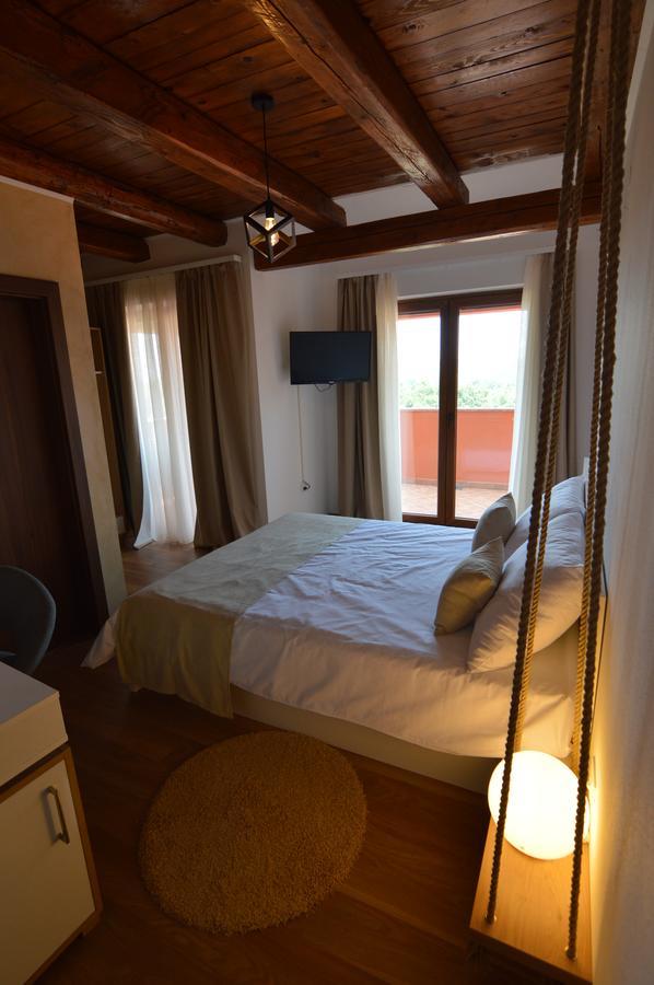 Hotel Natura Vilanija Bagian luar foto