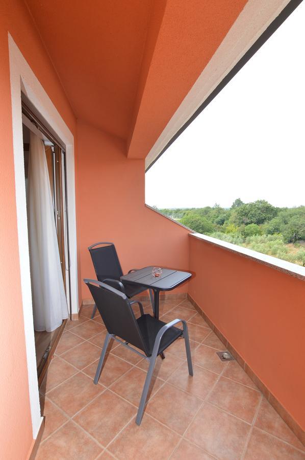 Hotel Natura Vilanija Bagian luar foto