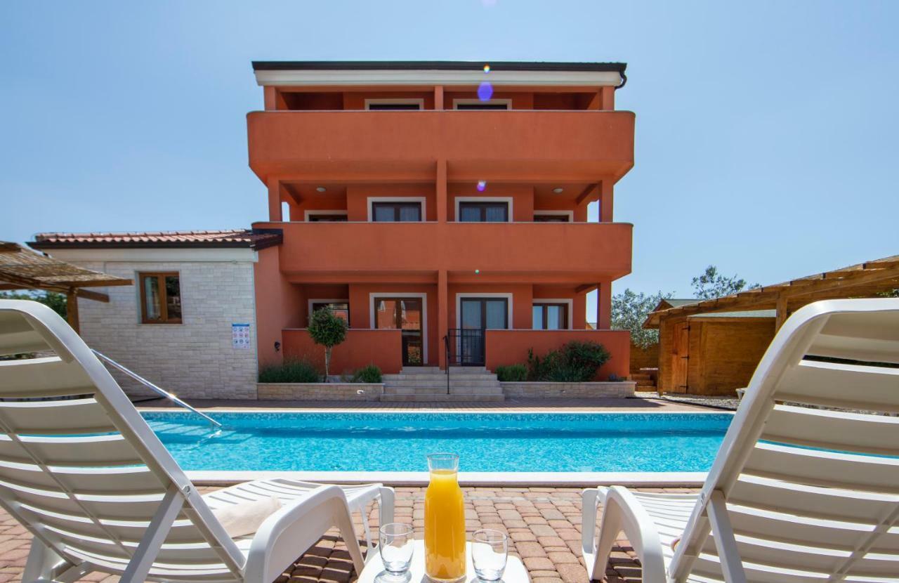 Hotel Natura Vilanija Bagian luar foto